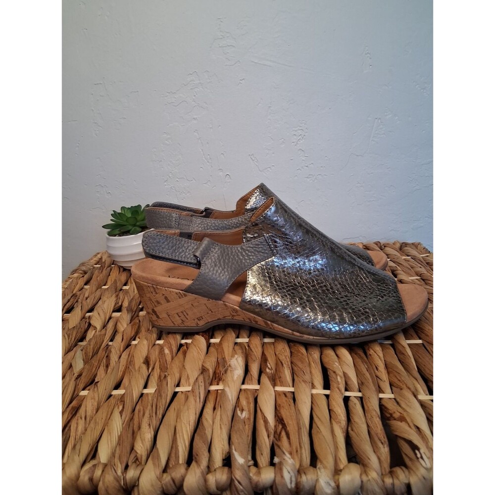 Vionic Tatiana Wedge Sandals Sz 11 Metallic Snake Embossed Cork Heel Comfort Ort - Picture 3 of 7